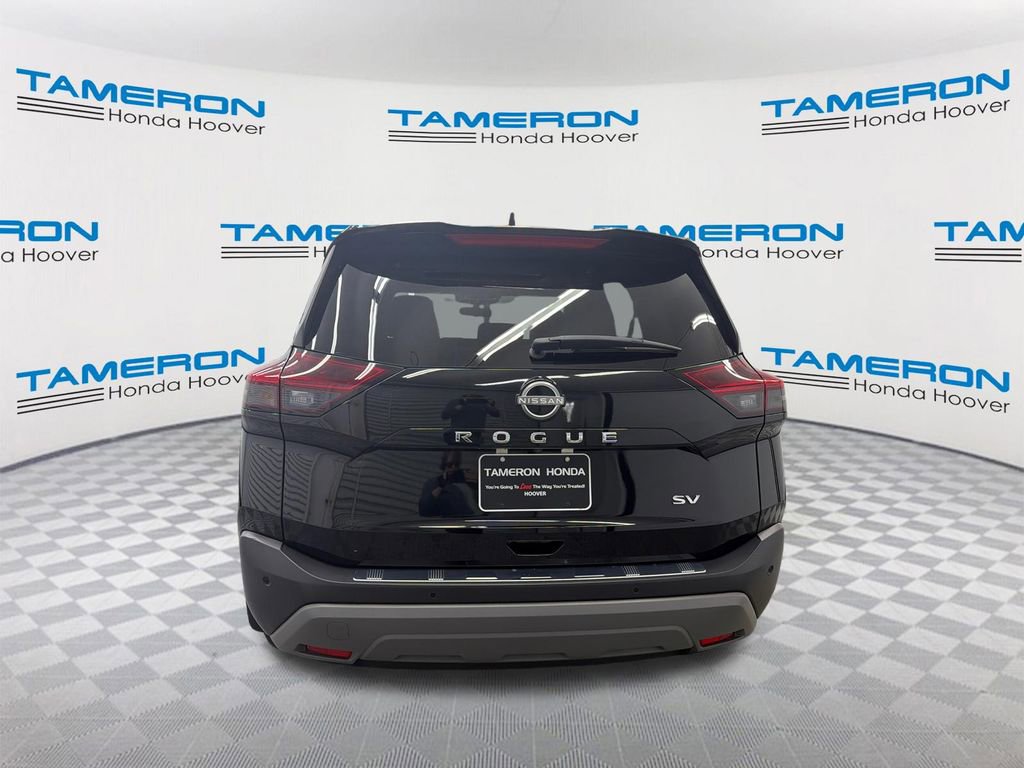 Used 2023 Nissan Rogue SV w/ SV Premium B Package image 4