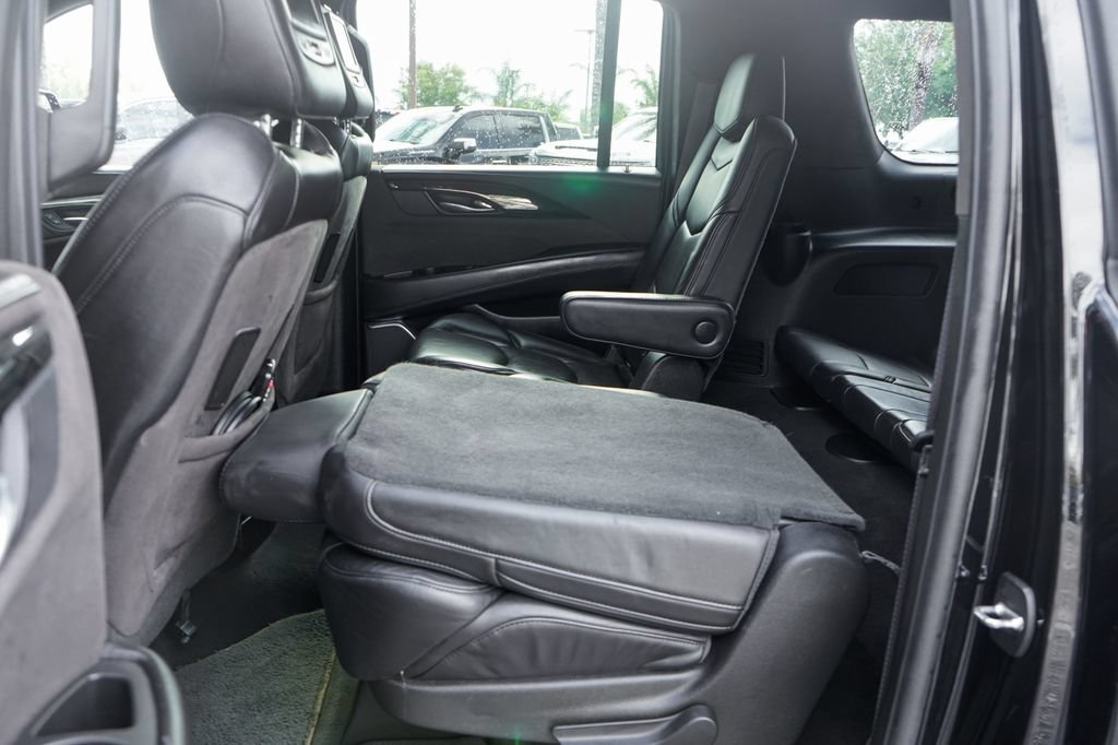Used 2016 Cadillac Escalade ESV Platinum AWD/4WD image 41