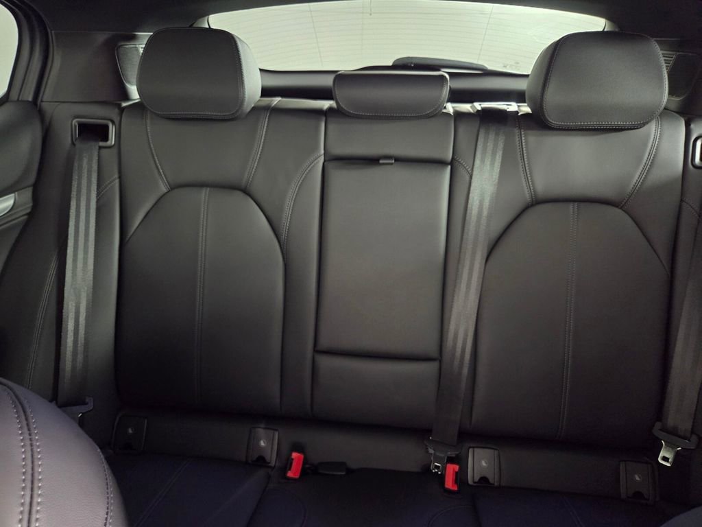 New 2025 Alfa Romeo Stelvio Sprint w/ Convenience Package image 18