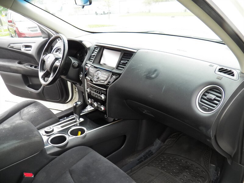 Used 2013 Nissan Pathfinder SV AWD/4WD image 13