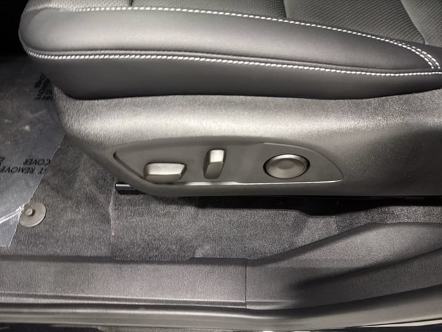New 2026 Chevrolet Traverse LT w/ Driver Confidence Package FWD image 22
