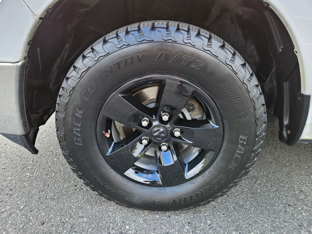 Used 2019 RAM 1500 Classic SLT w/ Protection Group AWD/4WD image 9