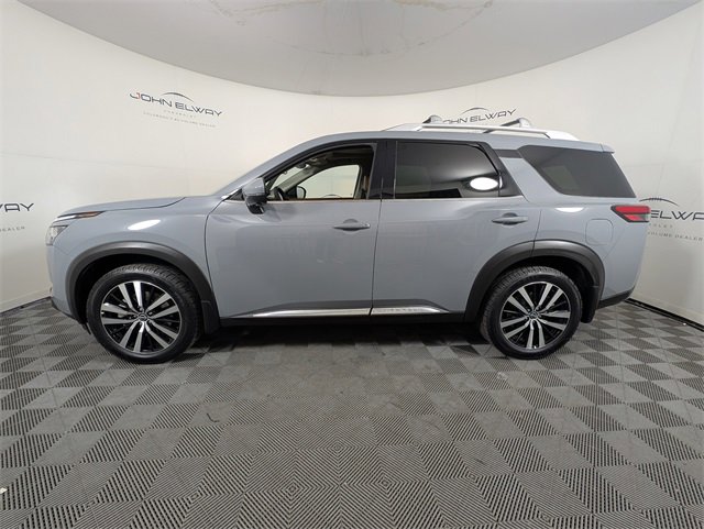 Used 2023 Nissan Pathfinder Platinum image 2