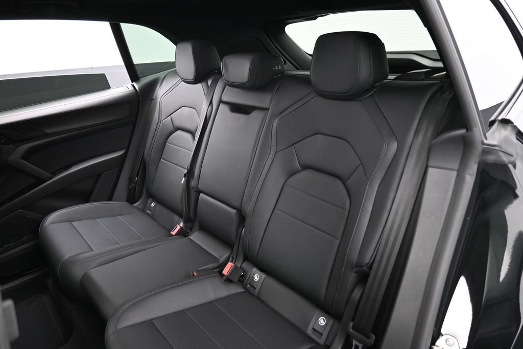 New 2026 Porsche Cayenne Turbo AWD/4WD image 23