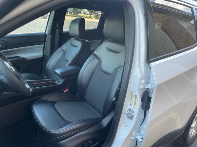 Used 2024 Jeep Compass Latitude w/ Convenience Group AWD/4WD image 22