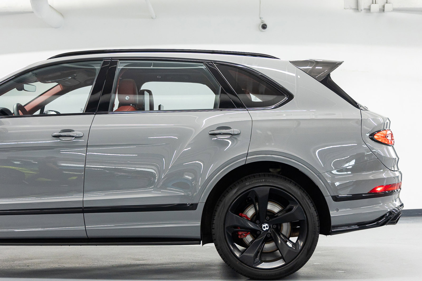 Used 2022 Bentley Bentayga image 14