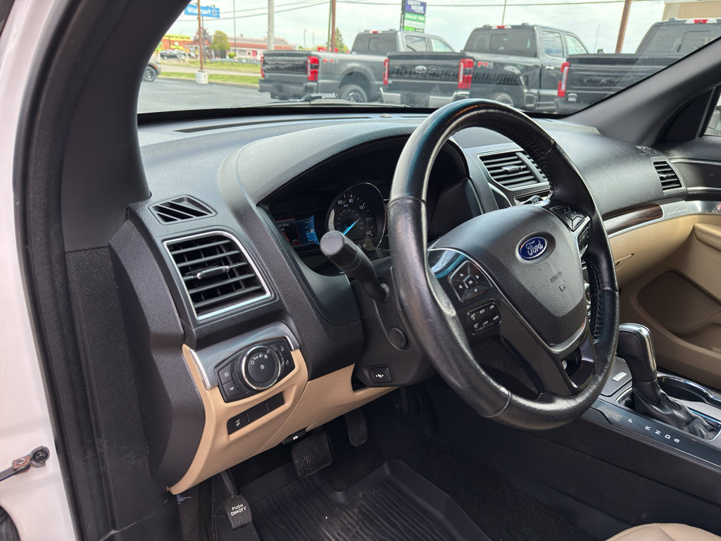 Used 2017 Ford Explorer Limited AWD/4WD image 11