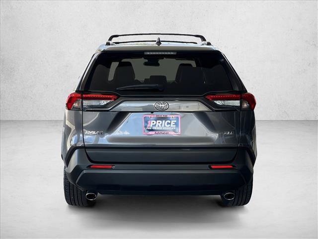 Used 2019 Toyota RAV4 XLE Premium image 8