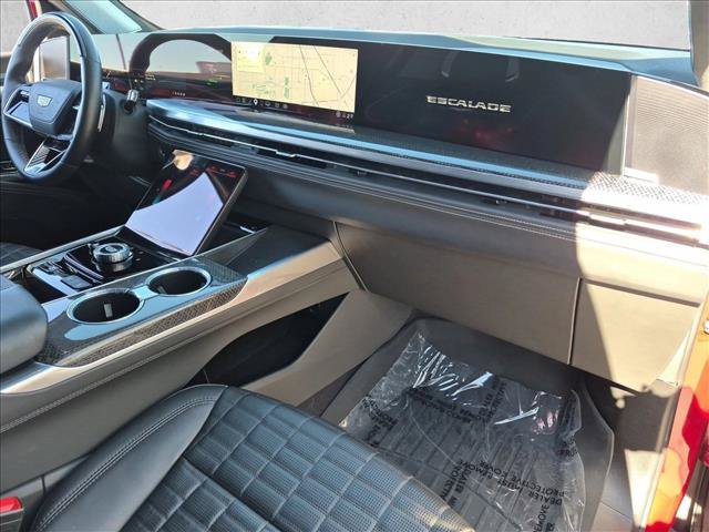 Used 2025 Cadillac Escalade ESV V AWD/4WD image 22