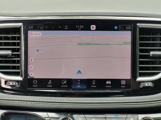 Used 2025 Chrysler Pacifica Limited FWD image 32