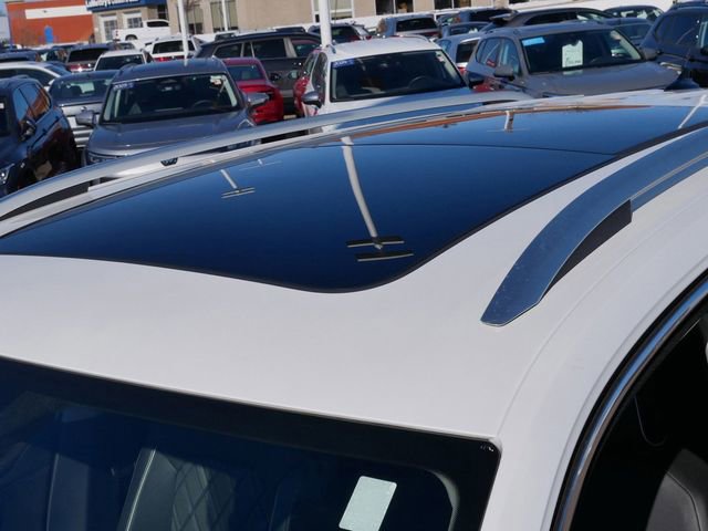 Certified 2025 Volkswagen Atlas SEL Premium R-Line image 11