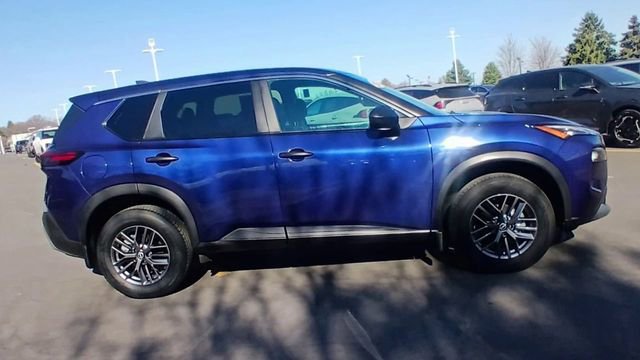 Used 2022 Nissan Rogue S image 4