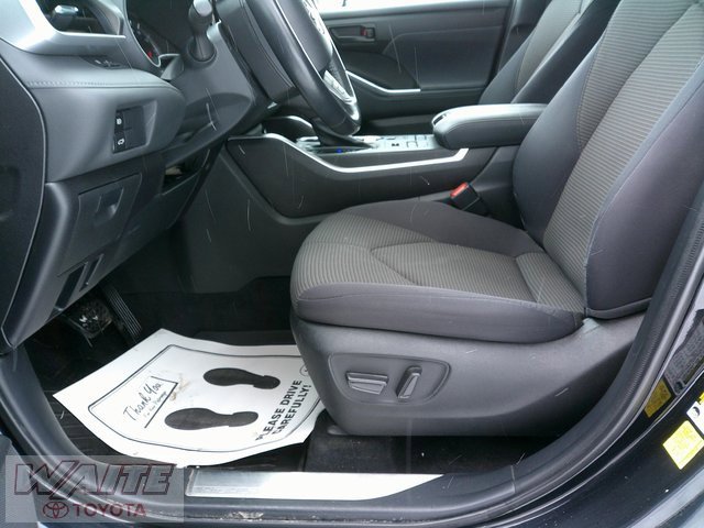 Certified 2022 Toyota Highlander LE image 23