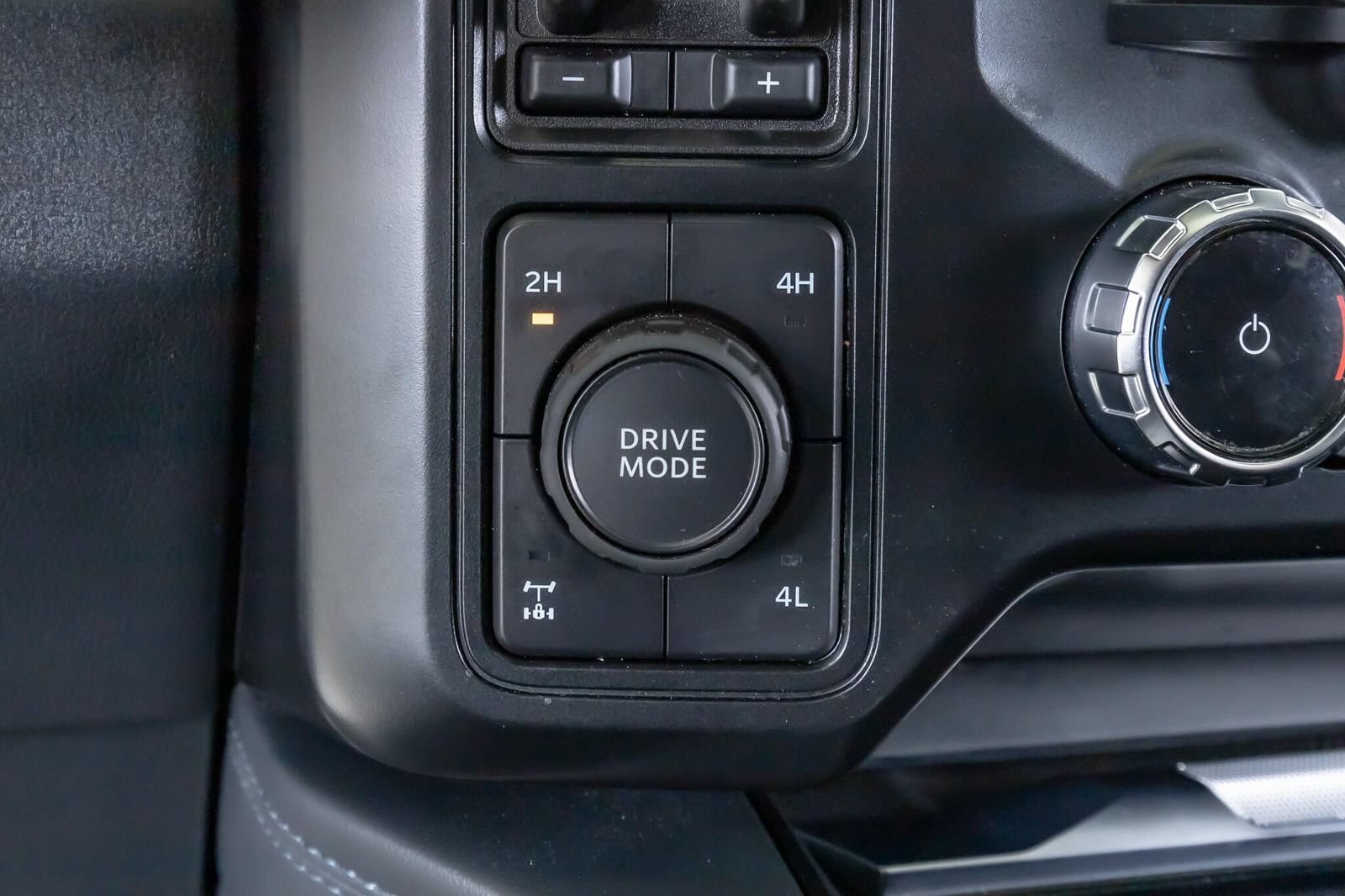 Used 2025 Ford F250 Platinum AWD/4WD image 23