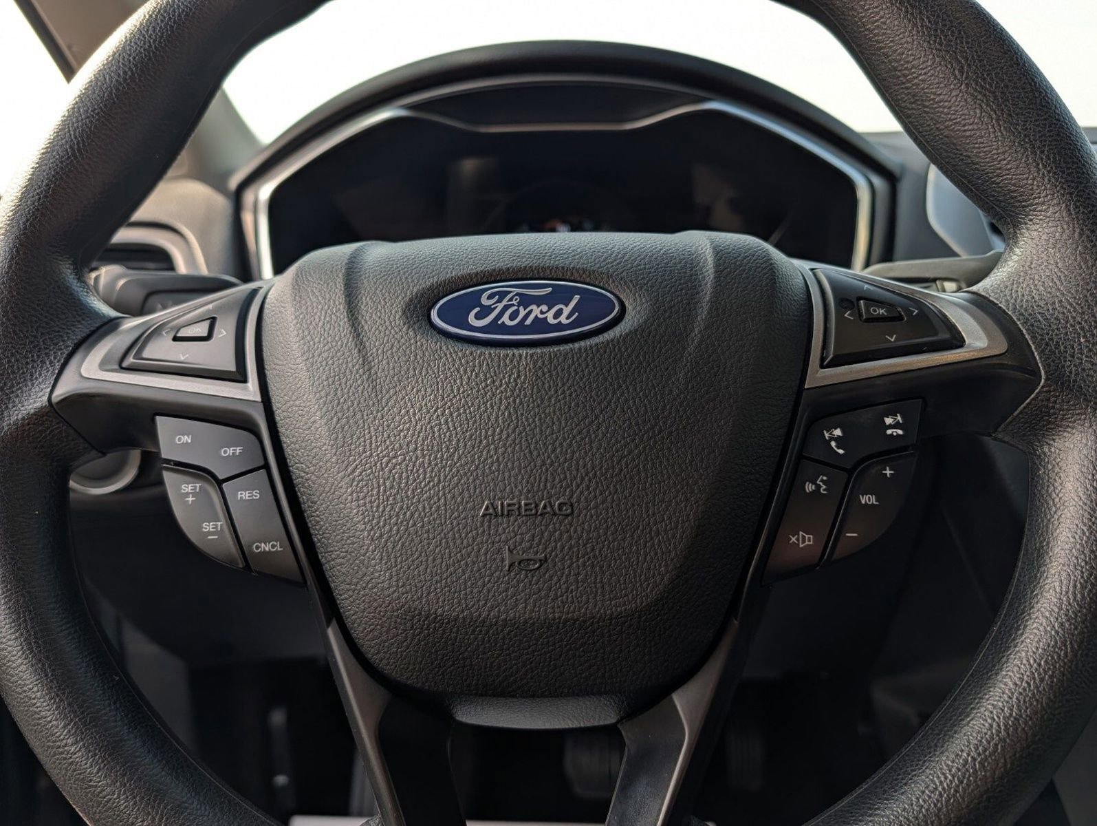 Used 2020 Ford Fusion SE image 28