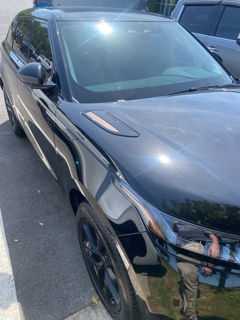 Used 2025 Land Rover Range Rover Velar Dynamic SE AWD/4WD image 3