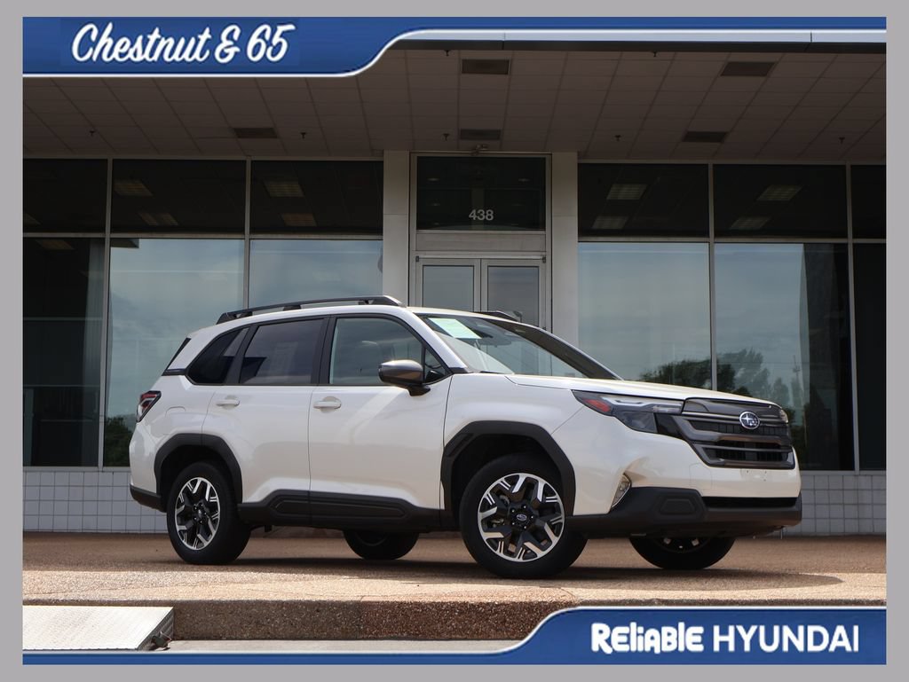 Used 2025 Subaru Forester Premium AWD/4WD image 1