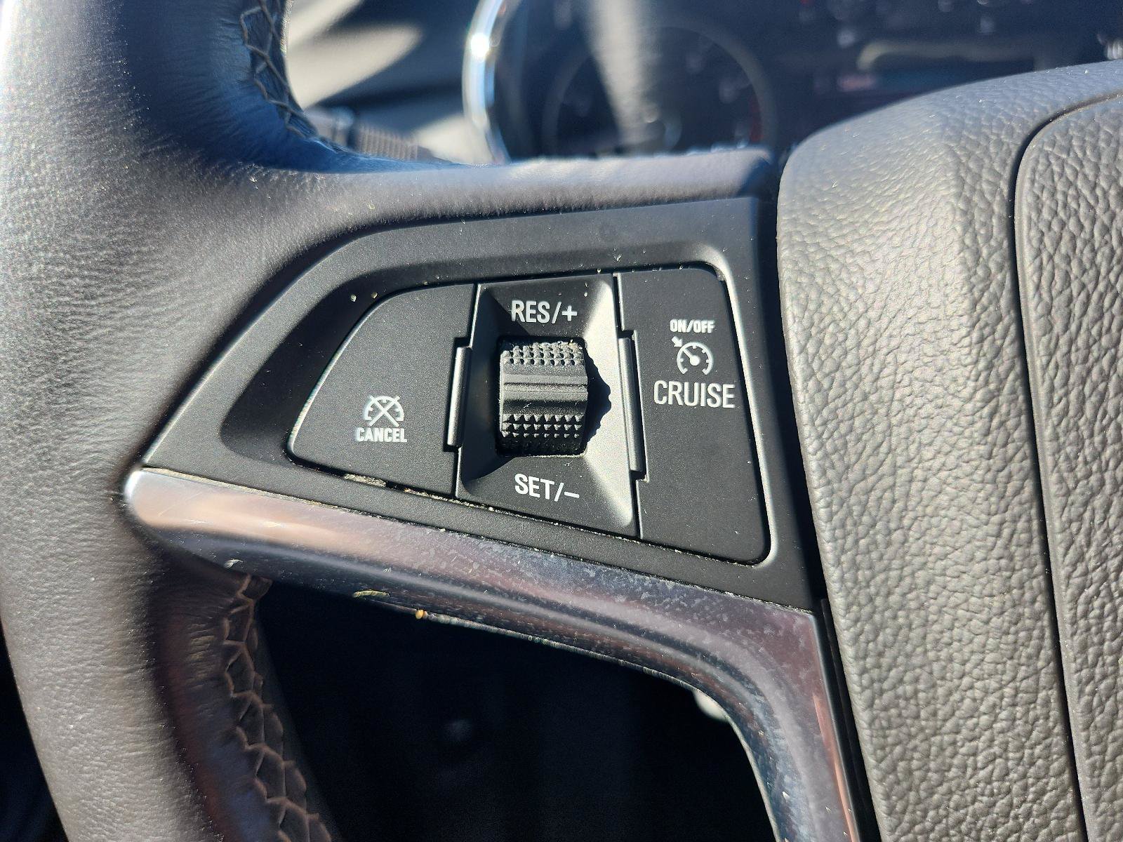 Used 2022 Buick Encore Preferred AWD/4WD image 21