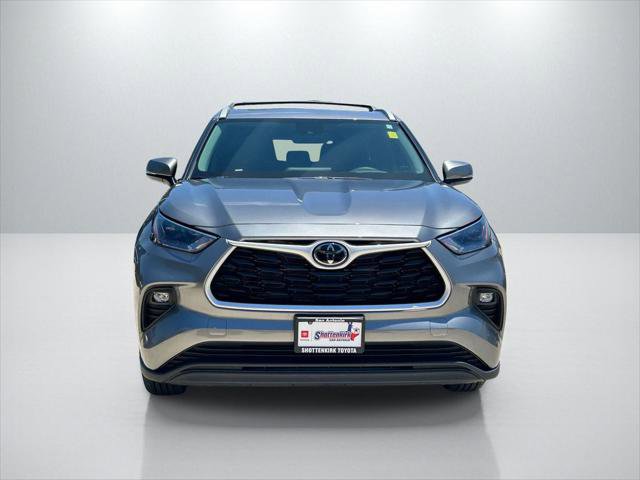 Certified 2026 Toyota Highlander XLE AWD/4WD image 2