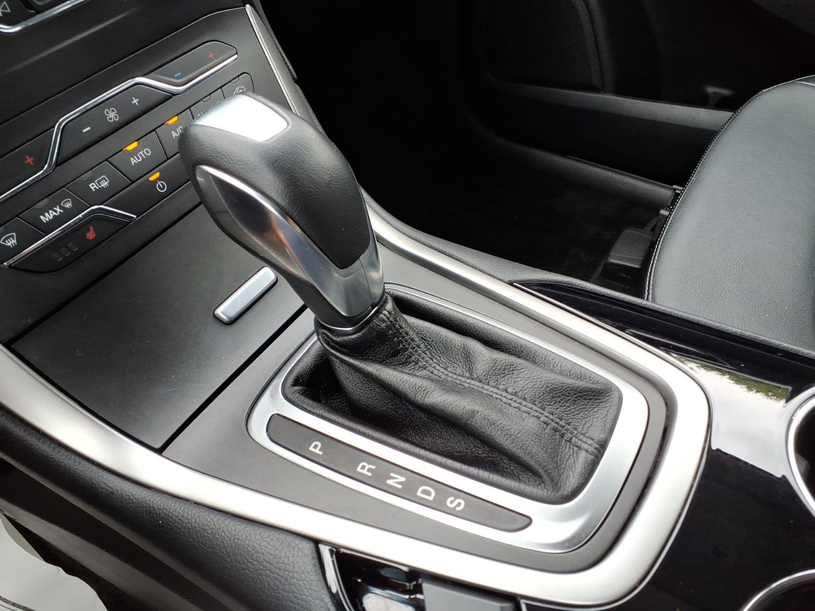 Used 2018 Ford Edge SEL w/ Equipment Group 201A AWD/4WD image 20