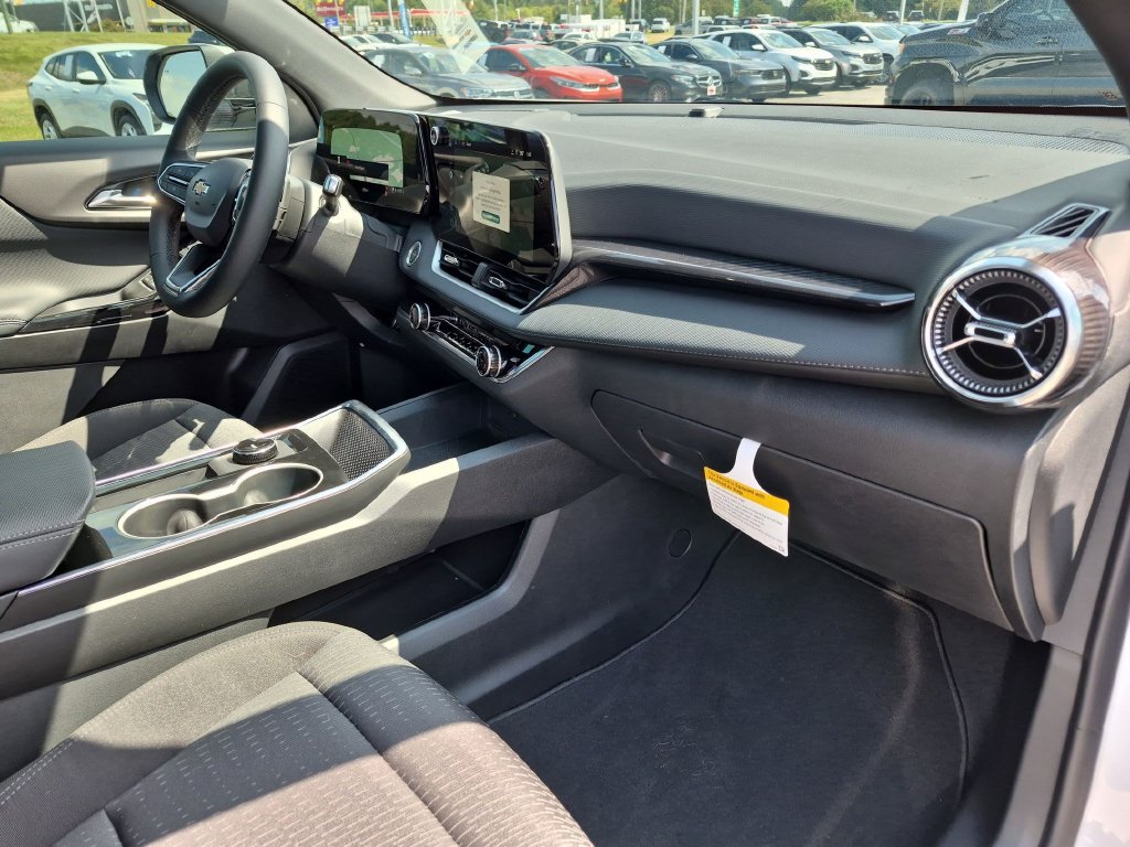 New 2027 Chevrolet Equinox LT FWD image 38
