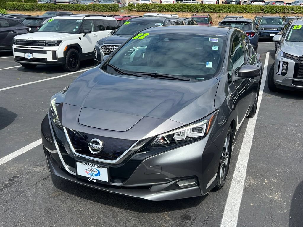 Used 2022 Nissan Leaf SV w/ SV Technology Package FWD image 4