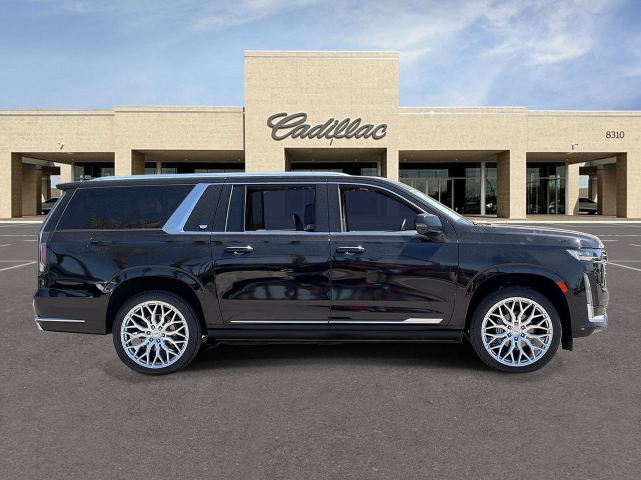 Used 2021 Cadillac Escalade ESV Premium Luxury Platinum AWD/4WD image 4