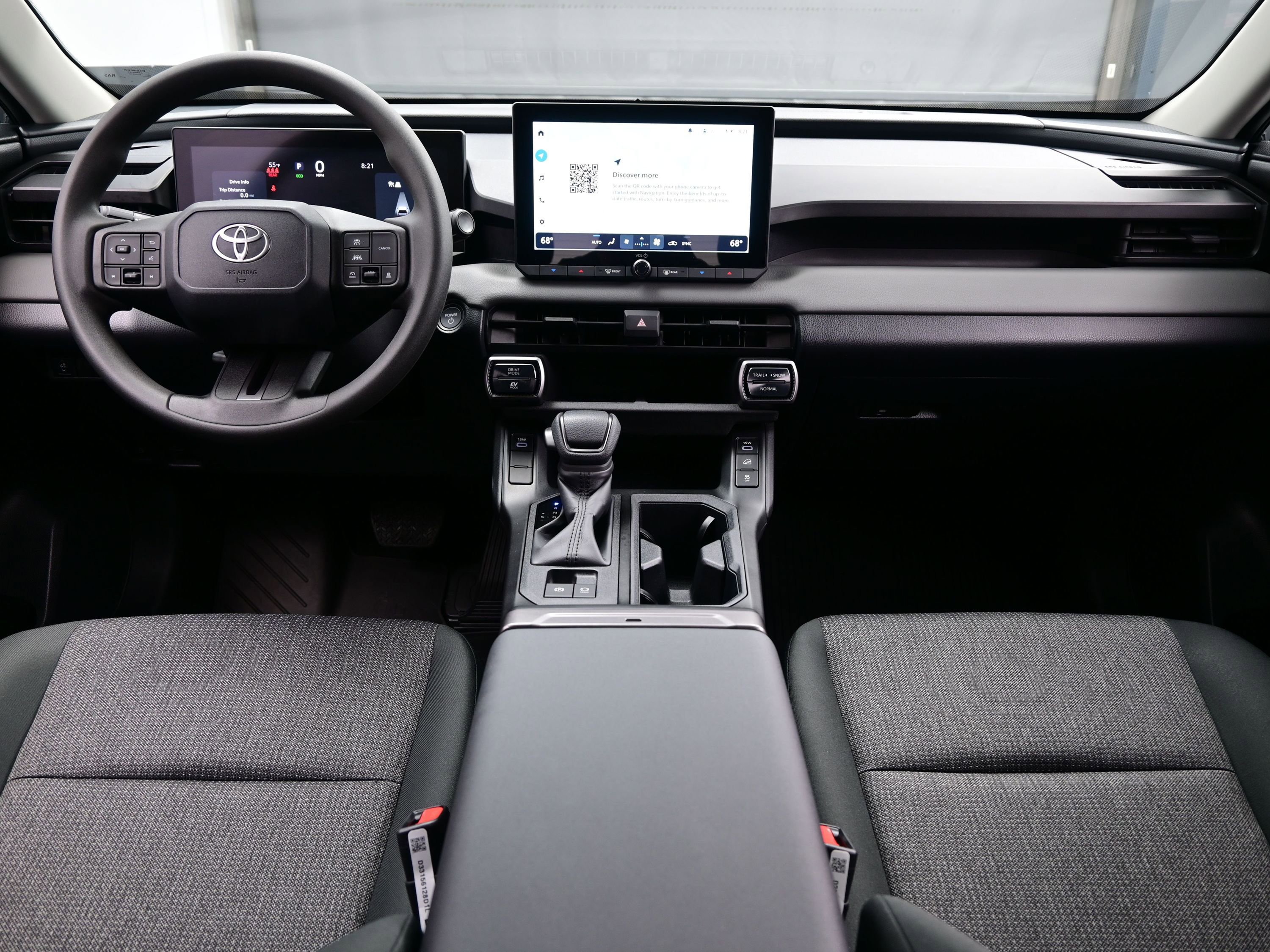 Used 2026 Toyota RAV4 LE AWD/4WD image 16