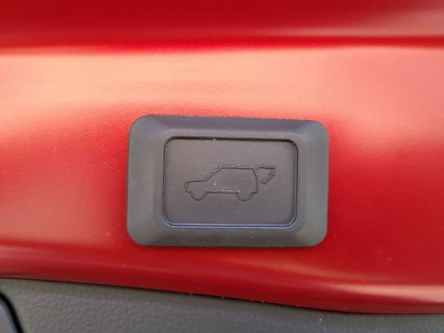 Used 2022 Toyota RAV4 XLE w/ Convenience Package AWD/4WD image 5