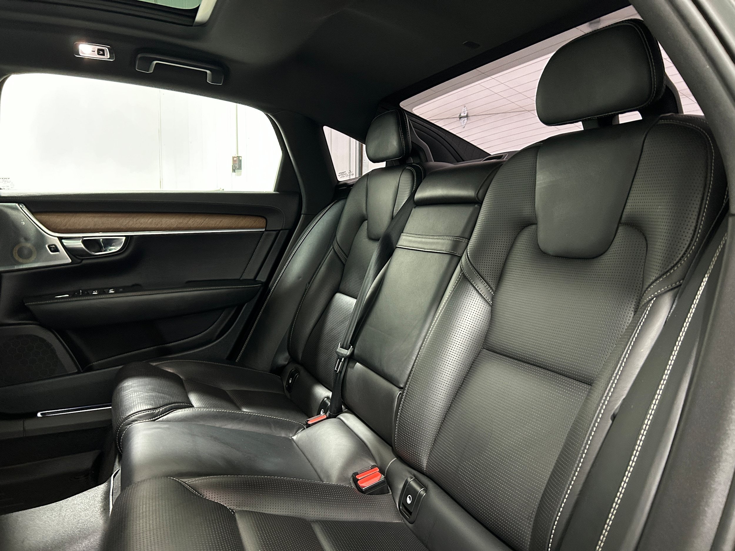 Used 2018 Volvo S90 T6 Inscription w/ Convenience Package AWD/4WD image 29