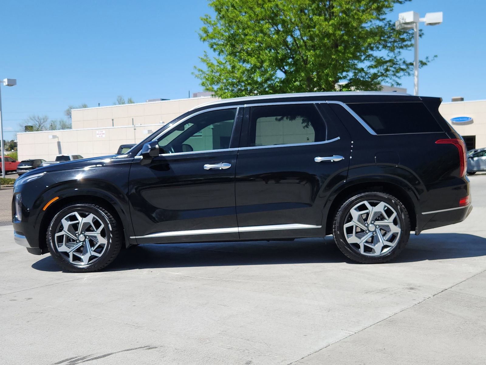 Used 2021 Hyundai Palisade Calligraphy AWD/4WD image 2