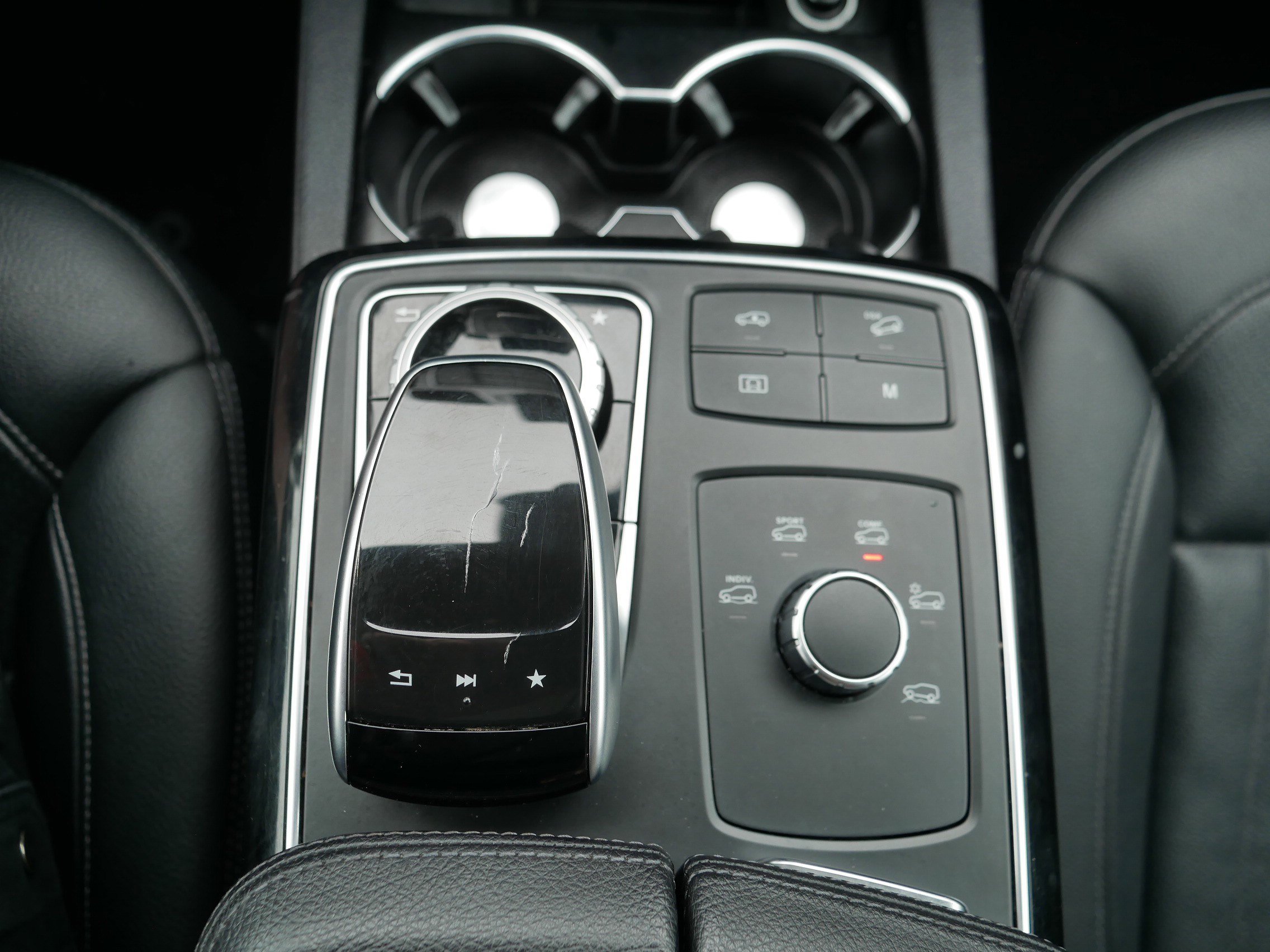 Used 2018 Mercedes-Benz GLS 450 4MATIC image 32