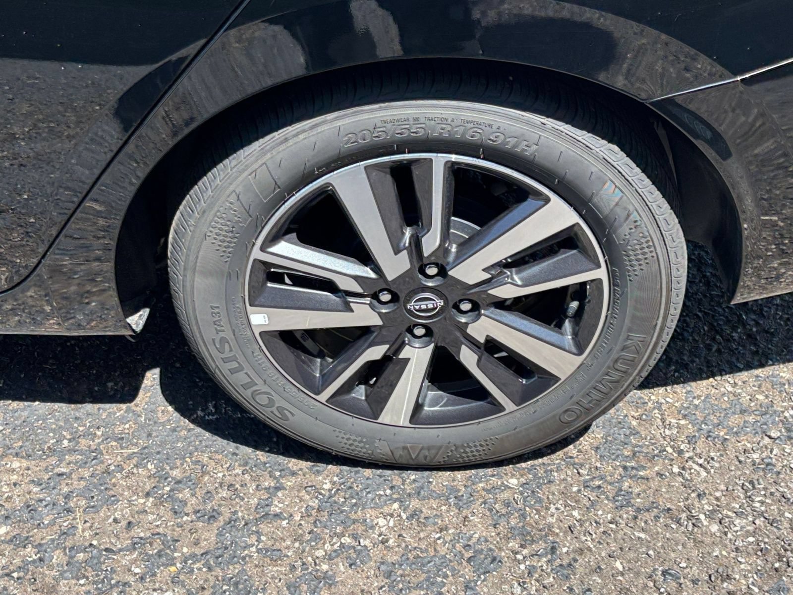 Used 2025 Nissan Versa SV FWD image 23
