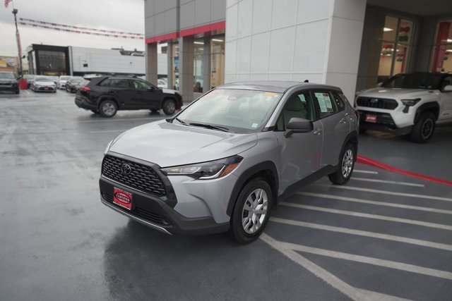 Certified 2025 Toyota Corolla Cross L image 4