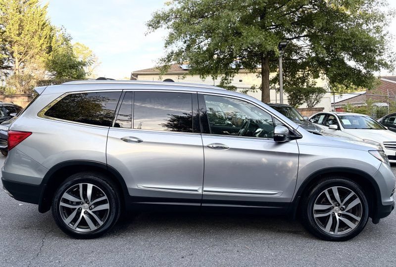 Used 2017 Honda Pilot Elite image 8
