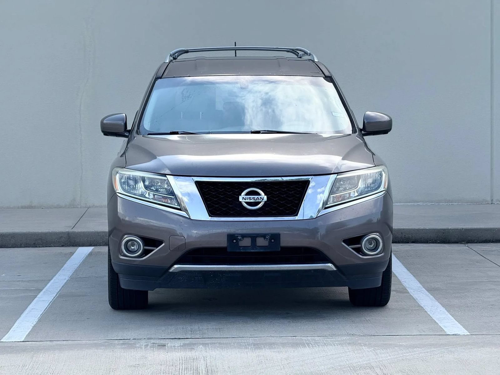 Used 2014 Nissan Pathfinder Platinum FWD image 2