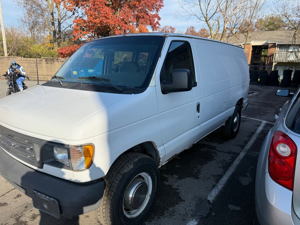 Used 2003 Ford E-250 and Econoline 250 image 2