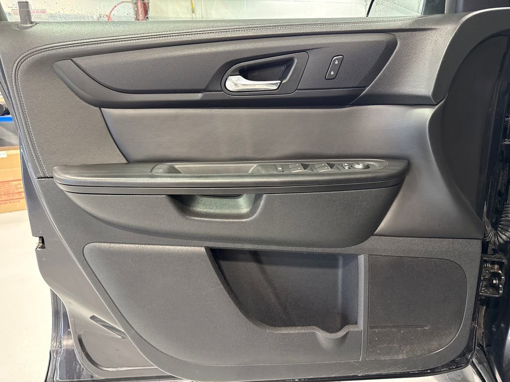 Used 2016 Chevrolet Traverse LT w/ Style and Technology Package AWD/4WD image 25
