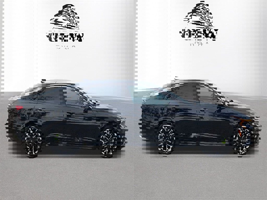 Used 2025 Kia K5 GT image 3