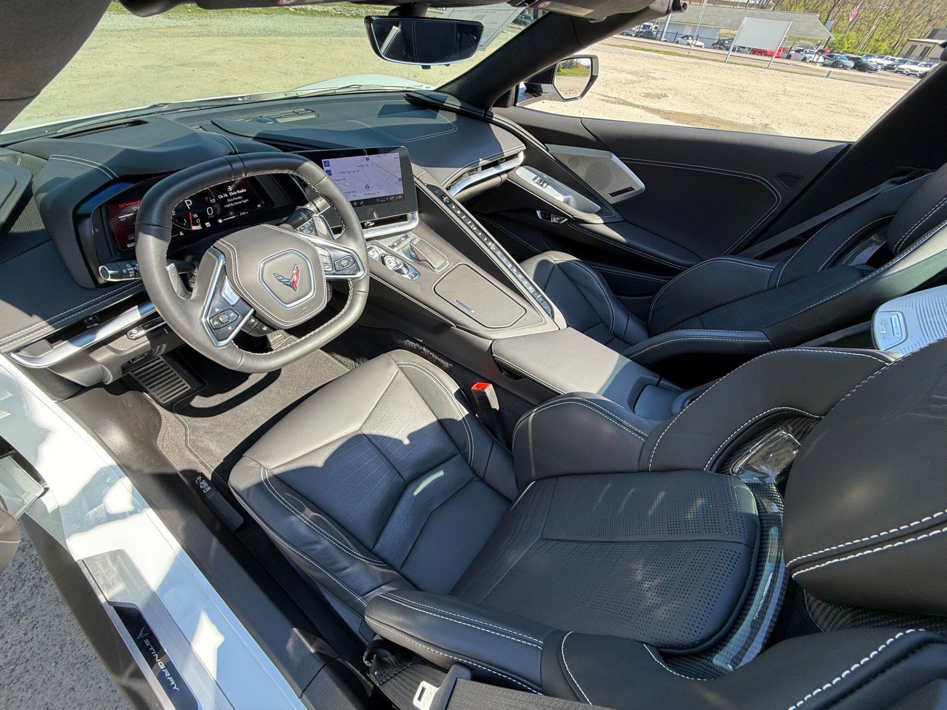 Used 2023 Chevrolet Corvette Stingray Premium Conv w/ Z51 Performance Package RWD image 23
