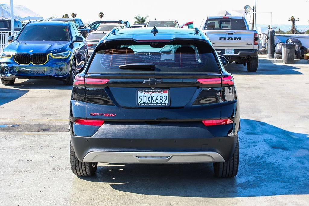 Used 2023 Chevrolet Bolt EUV Premier w/ Sun & Sound Package FWD image 8
