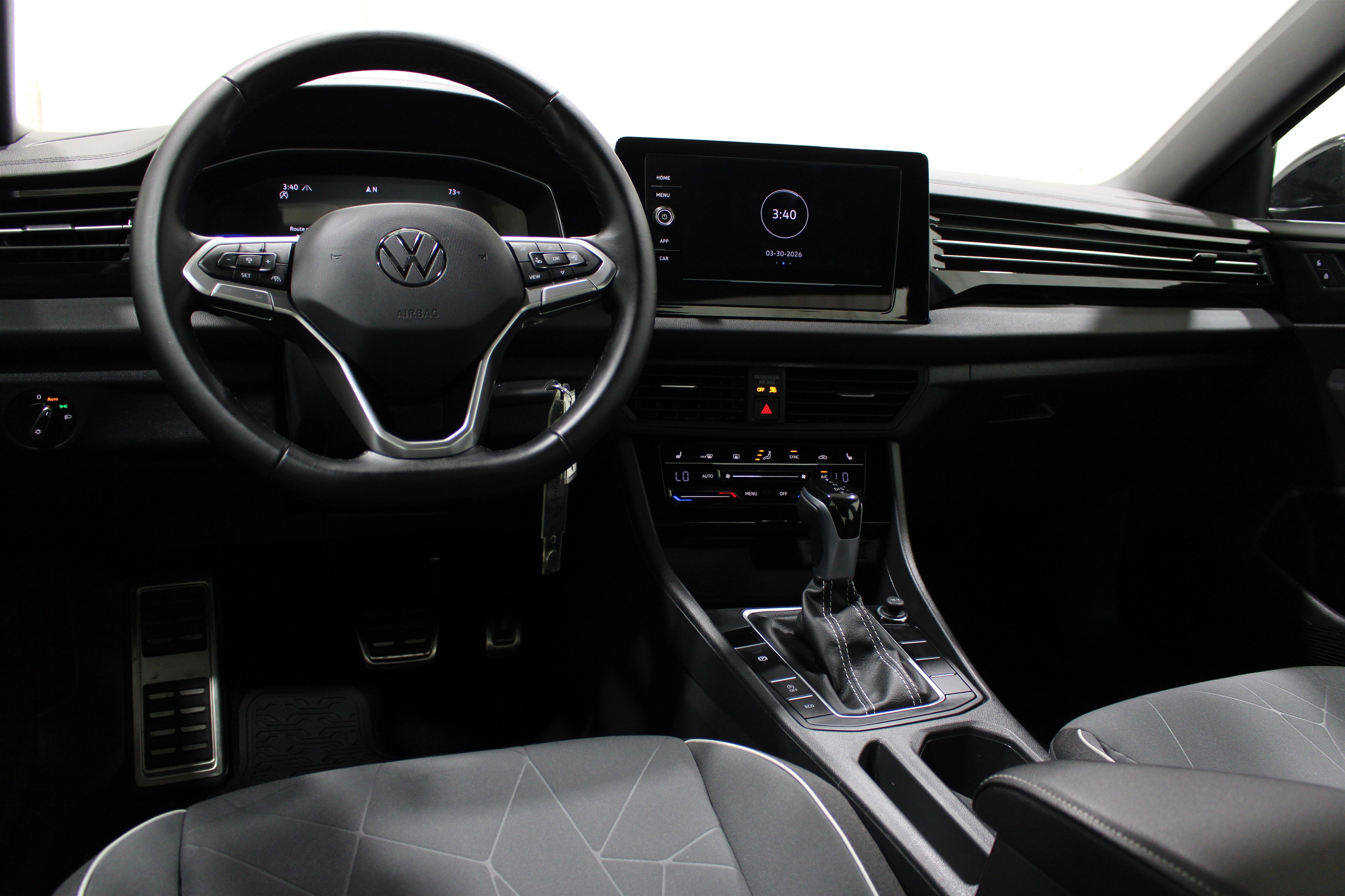 Used 2025 Volkswagen Jetta Sport FWD image 2
