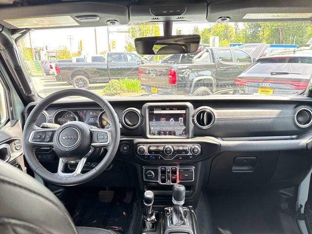 Used 2023 Jeep Wrangler Unlimited Sahara AWD/4WD image 15
