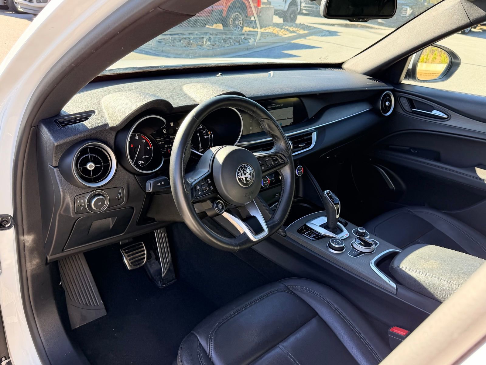 Used 2022 Alfa Romeo Stelvio Ti w/ Active Assist Plus Package AWD/4WD image 13