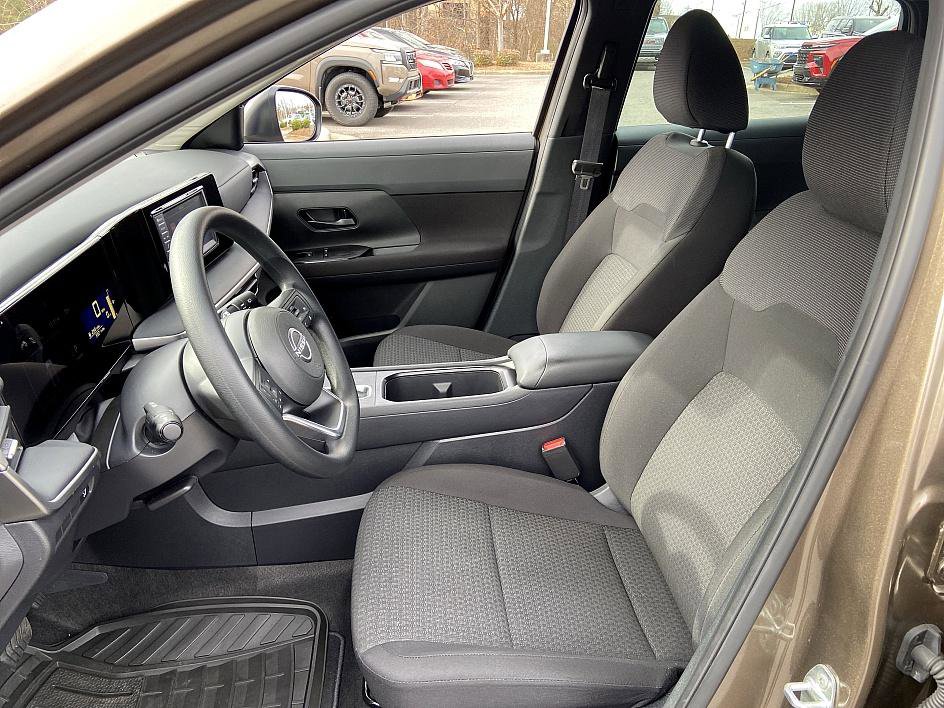 Certified 2025 Nissan Kicks S image 11