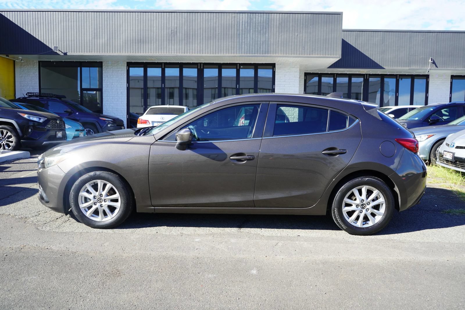 Used 2014 MAZDA MAZDA3 i Grand Touring FWD image 2