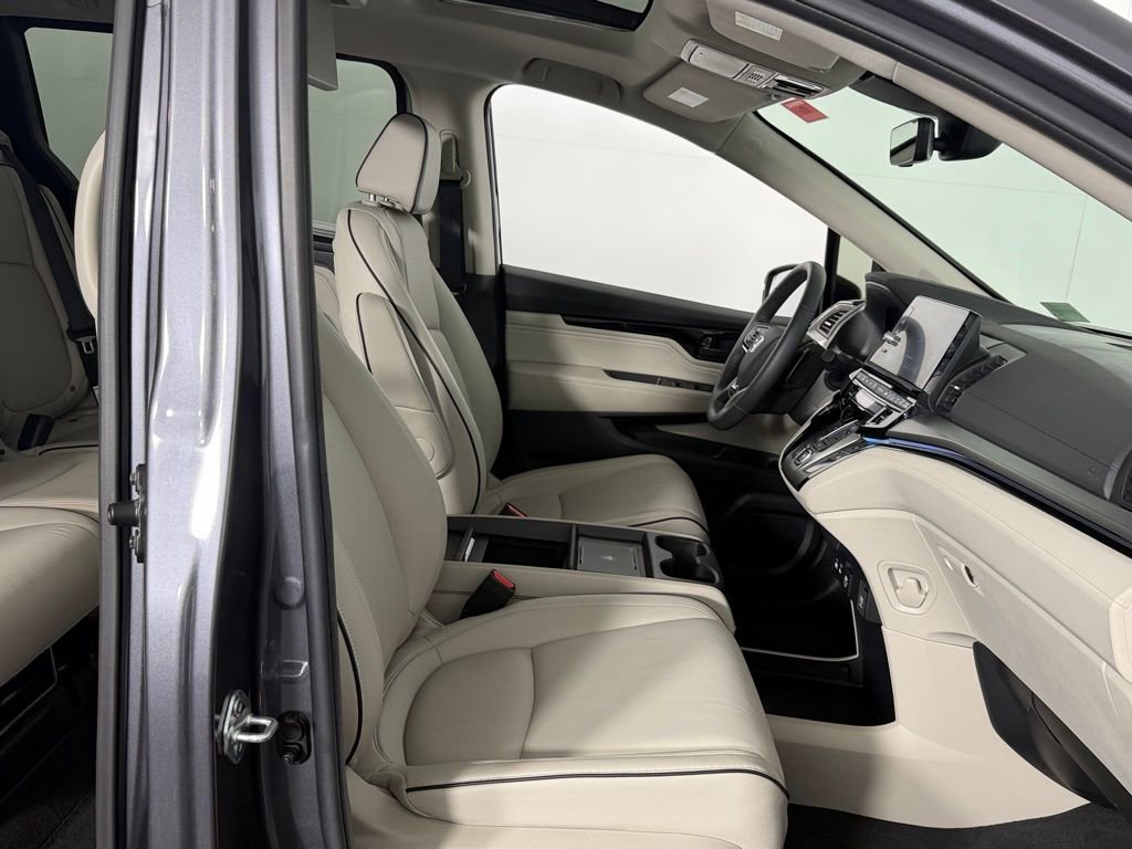Used 2025 Honda Odyssey Touring image 29