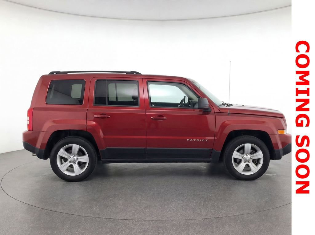 Used 2014 Jeep Patriot Latitude w/ Sun/Sound Group AWD/4WD image 10