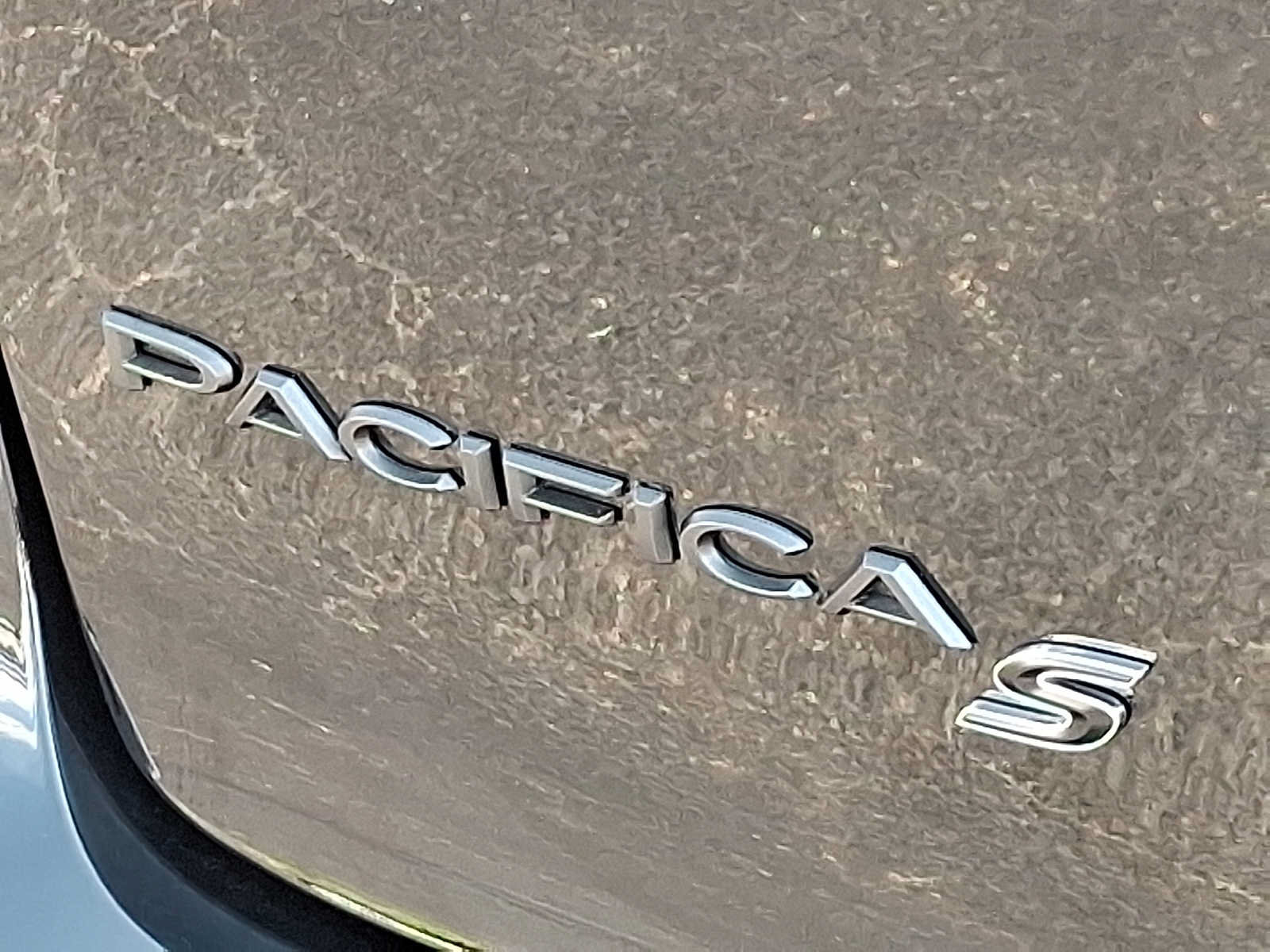 Used 2025 Chrysler Pacifica Limited FWD image 30