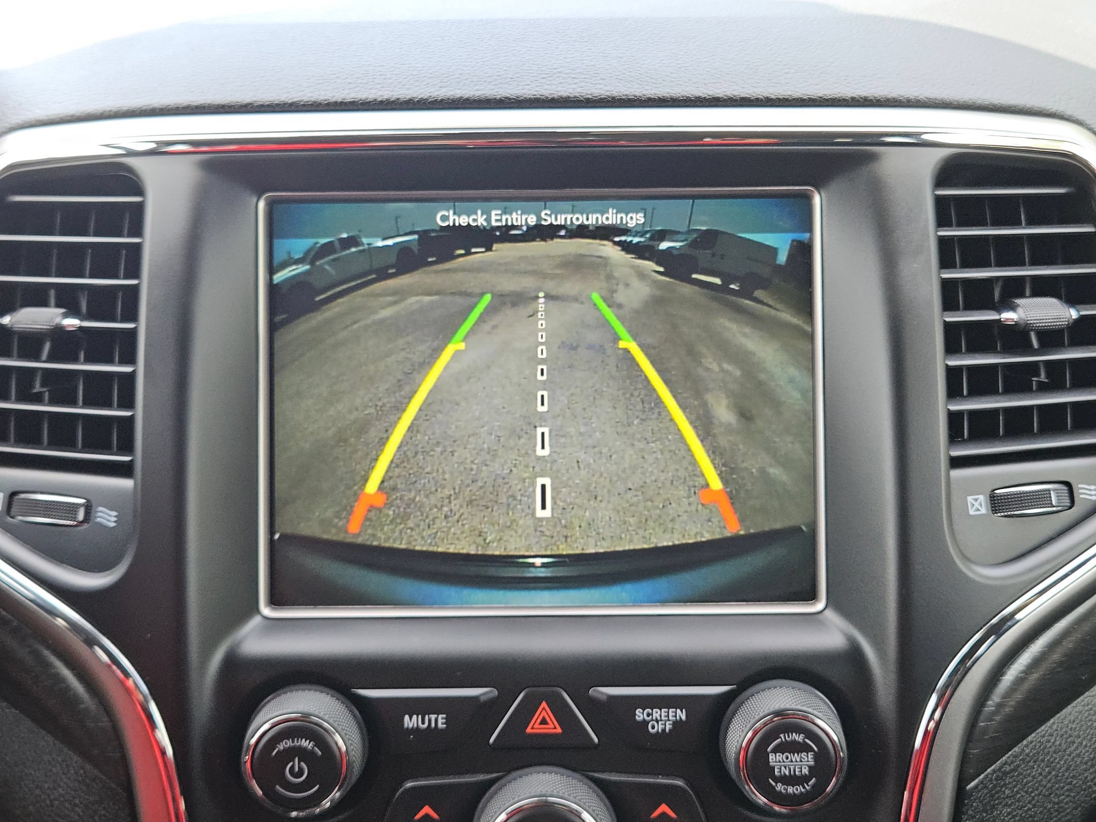 Used 2018 Jeep Grand Cherokee Altitude RWD image 18